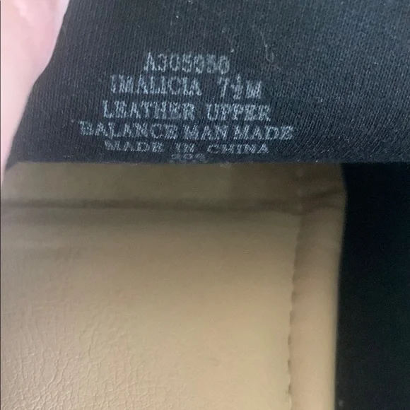 NWOT Isaac Mizrahi Black Flats with Textured Leather. - Picture 3 of 7